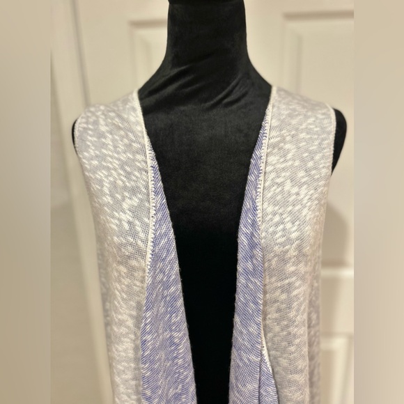 Charming Charlie White Blue Stripes Cardigan Size Small - Picture 3 of 8